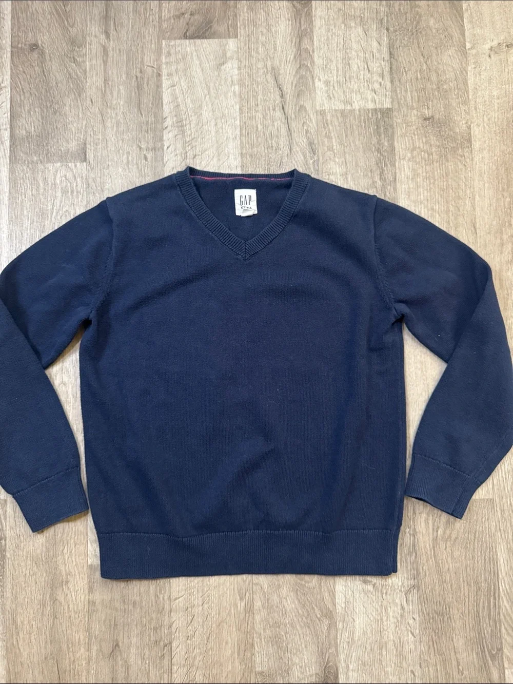 GAP Kid’s Dark Navy V-Neck Sweater. Size Large (10-12)